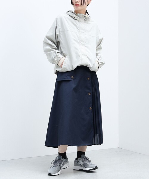 BEAMS HEART（ビームスハート）の「BEAMS HEART / プリーツミックス トレンチスカート（スカート・レディース・オリーブ/ベージュ/ネイビー・MEDIUM/SMALL）」の11枚目の写真