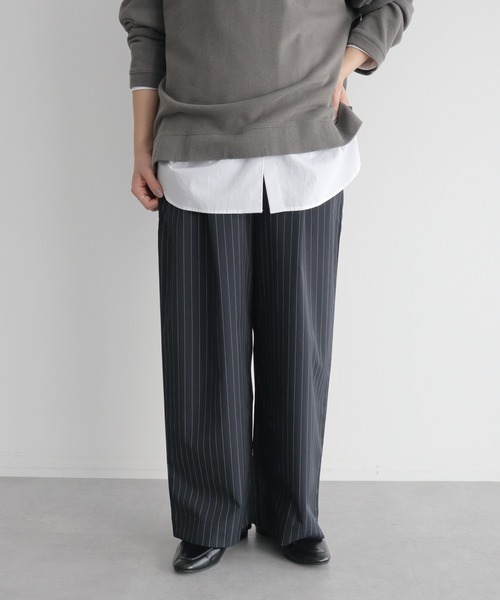 CRAFT STANDARD BOUTIQUE(クラフトスタンダードブティック)の「イージーケアピンストライプテーパードパンツ(その他パンツ・レディース・ネイビー系2/グレー系その他2/ホワイト系その他6・L/M)」の4枚目の写真