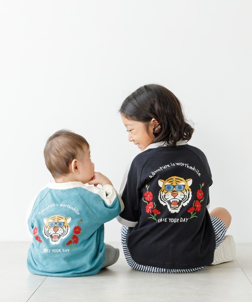 MAKE YOUR DAY（メイクユアデイ）の「スカジャン風半袖ラグランTシャツ■80～140cm（Tシャツ/カットソー・キッズ・ネイビー/ブラック/グリーン・140/130/120/110/100/90/80）」の2枚目の写真