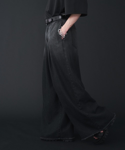 KUUUPY(クーピー)の「Gradation Cut-Off Denim Pants - グラデーションカットオフデニムパンツ(デニムパンツ・メンズ・ブラック/ブルー・SMALL/MEDIUM/LARGE)」の6枚目の写真
