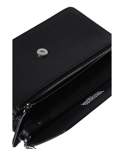 Maison Margiela(メゾンマルジェラ)の「WALLET ON CHAIN MEDIUM(財布・メンズ・ブラック/チャコール・UNI/OS)」の7枚目の写真