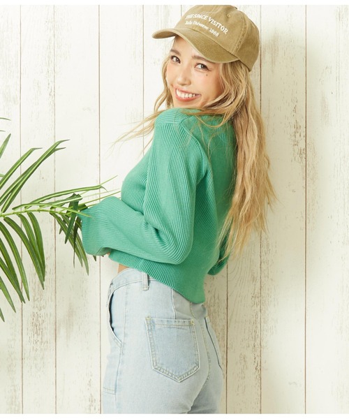 anap mimpi（アナップミンピ）の「ハートボタン 袖フレア スリット ショート丈 カーディガン（カーディガン/ボレロ・レディース・グリーン/ベージュ/ネイビー・FREE）」の8枚目の写真