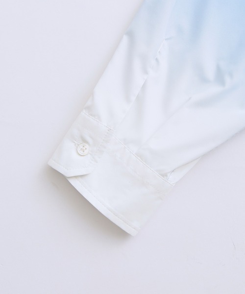 ADAM ET ROPE'（アダムエロペ）の「ルーズクレリック グラデーション レギュラーカラー シャツ / ユニセックス（シャツ/ブラウス・メンズ・ブルー系その他5/イエロー系その他3・M/L）」の7枚目の写真