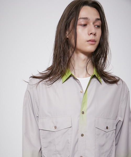 ADAM ET ROPE'（アダムエロペ）の「ルーズクレリック グラデーション レギュラーカラー シャツ / ユニセックス（シャツ/ブラウス・メンズ・ブルー系その他5/イエロー系その他3・M/L）」の12枚目の写真