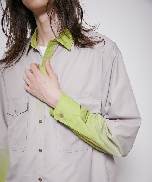 ADAM ET ROPE'（アダムエロペ）の「ルーズクレリック グラデーション レギュラーカラー シャツ / ユニセックス（シャツ/ブラウス・メンズ・ブルー系その他5/イエロー系その他3・M/L）」の15枚目の写真