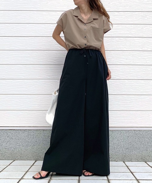 Q(キュー)の「COOLタッチオールインワン(つなぎ/オールインワン・レディース・ベージュ/ブラック・MEDIUM)」の1枚目の写真