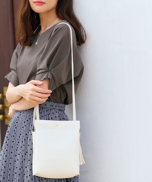 grove（グローブ）の「◆ダブルタッセル3層ショルダー（ショルダーバッグ・レディース・ライトグレー/シルバー/アイボリー/ブラック/ブルー系その他・00）」の2枚目の写真