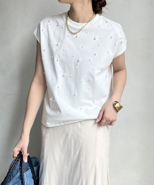 DouDou(ドゥドゥ)の「【WEB限定】ランダムパールTEE(Tシャツ/カットソー・レディース・ブラック/ホワイト・FREE)」の1枚目の写真