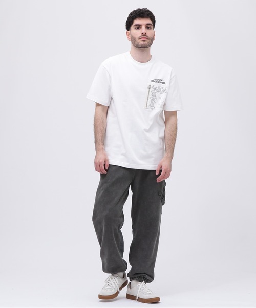 AVIREX（アヴィレックス）の「《CROSSOVER》DENIM POCKET T-SHIRT / クロスオーバー デニム ポケット Tシャツ  / AVIREX / アヴィレックス（Tシャツ/カットソー・メンズ・ホワイト/ブラック/オリーブ・MEDIUM/LARGE/X-LARGE/XX-LARGE）」の7枚目の写真