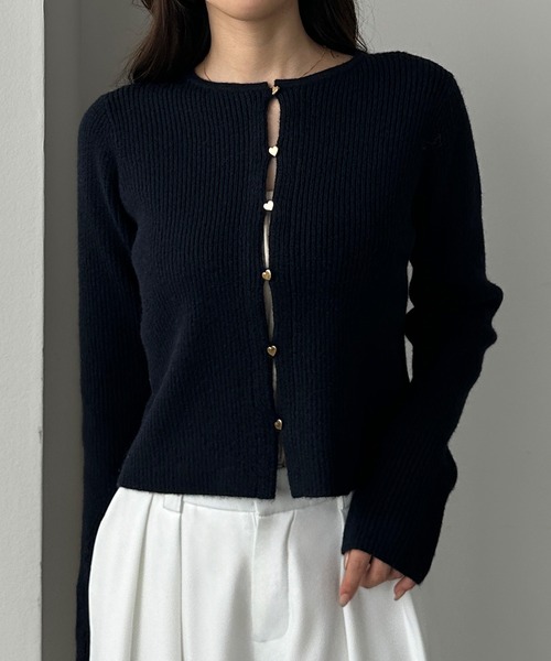 Louere（ルエレ）の「ハートボタンショートニットカーディガン