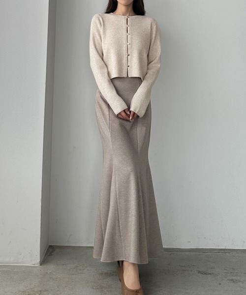 Louere(ルエレ)の「ハートボタンショートニットカーディガン(カーディガン/ボレロ・レディース・ブラック/アイボリー/チャコール/モカ/ネイビー・SMALL/MEDIUM/LARGE)」の10枚目の写真