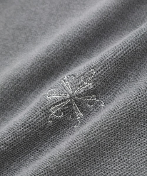 ADAM ET ROPE'（アダムエロペ）の「オーガニックコットン クルーネック ロゴ スウェット / UNISEX（スウェット・メンズ・スミクロ/ブルー系その他3/パープル系その他・L/M）」の11枚目の写真