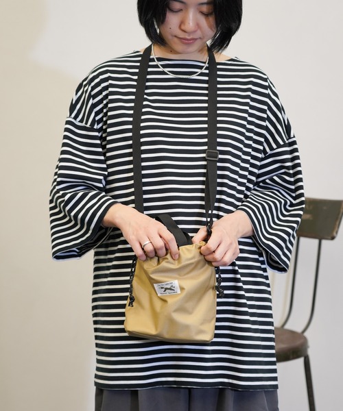 美品　バーニーズニューヨーク　カゴバッグ　茶　ロゴ　巾着　ワンショルダー　F 美品 バーニーズニューヨーク カゴバッグ 茶 ロゴ 巾着 ワン