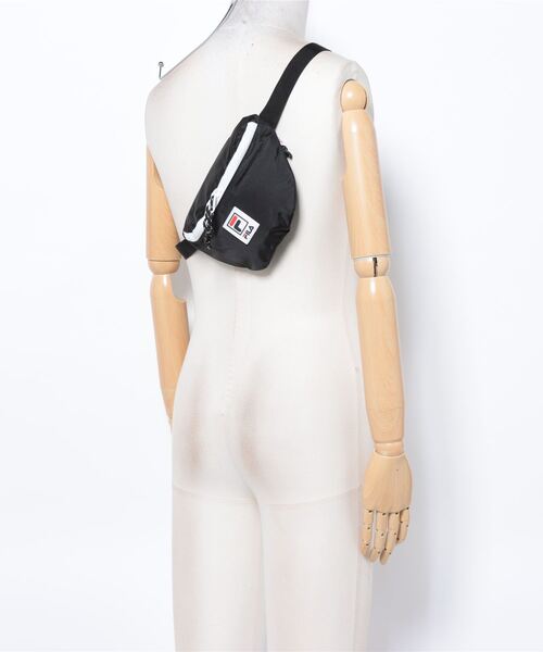 FILA（フィラ）の「【FILA】Heritage Waist Bag（ボディバッグ/ウエストポーチ・レディース・ブラック/イエロー/グリーン/ネイビー・FREE）」の6枚目の写真