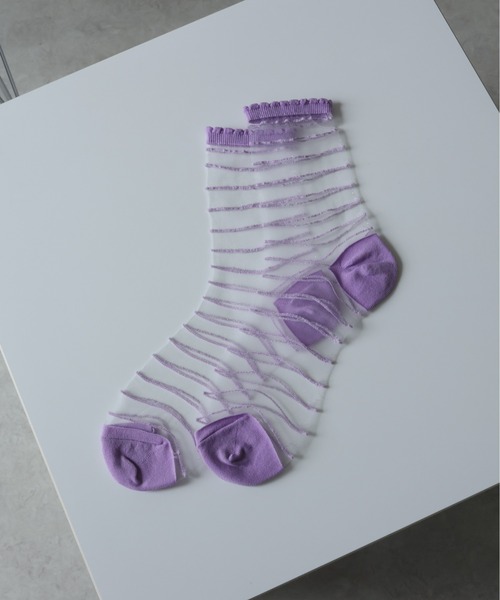 emesuelee（エメスーリー）の「ラインシアーソックス（ソックス/靴下・レディース・ブラック/レッド/ホワイト/ピンク/イエロー/パープル/ブルー・フリー）」の4枚目の写真