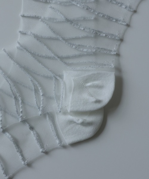 emesuelee（エメスーリー）の「ラインシアーソックス（ソックス/靴下・レディース・ブラック/レッド/ホワイト/ピンク/イエロー/パープル/ブルー・フリー）」の13枚目の写真