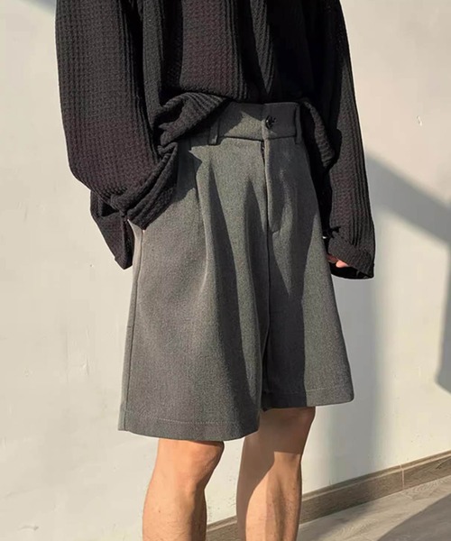 NOWLE(ノウル)の「【NOWLE】シングルタック ショート スラックス(スラックス・メンズ・ブラック/グレー・LARGE/MEDIUM)」の2枚目の写真