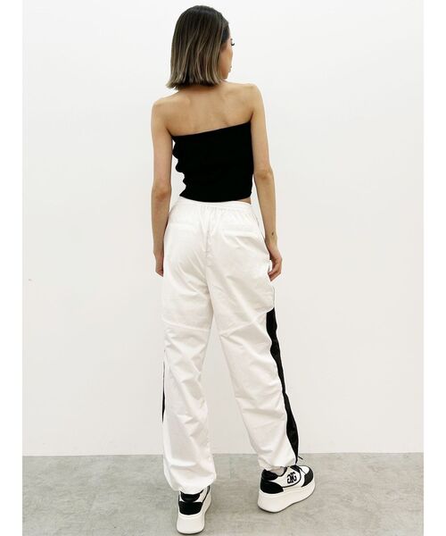 GYDA（ジェイダ）の「Symmetry GYDAラメembroideryベアトップス（チューブトップ・レディース・オフホワイト/ブラック・FREE）」の22枚目の写真