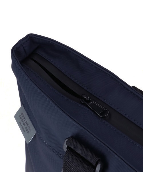 Inner Carrying(インナーキャリング)の「インナーキャリング 撥水 トートバッグ 横型(トートバッグ・レディース・ライトグレー/ブラック/ダークブルー・FREE)」の8枚目の写真