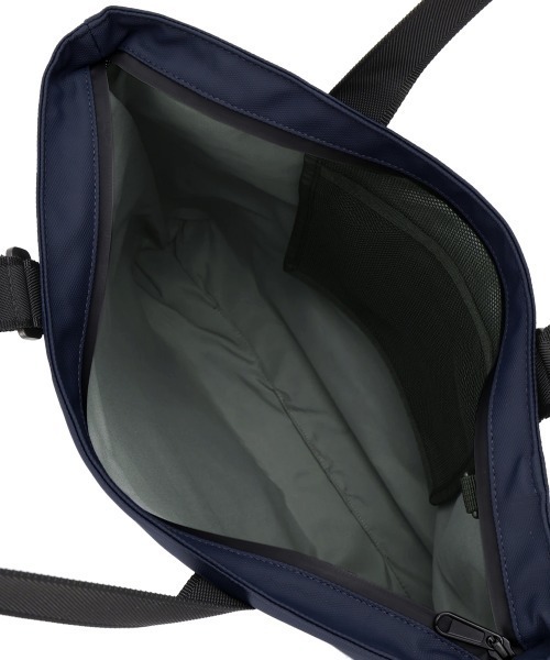 Inner Carrying(インナーキャリング)の「インナーキャリング 撥水 トートバッグ 横型(トートバッグ・レディース・ライトグレー/ブラック/ダークブルー・FREE)」の4枚目の写真