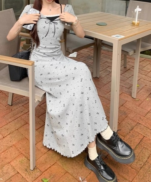 gossip!ロサンゼルス(ゴシップロサンゼルス)の「Y2Kフェイク2点セット キャミソール&半袖ロングワンピース リボン柄 弾性素材 デイリー(ワンピース・レディース・グレー・FREE)」の6枚目の写真