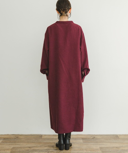 ITEMS URBANRESEARCH（アイテムズ アーバンリサーチ）の「コーデュロイスキッパーワンピース（ワンピース・レディース・ベージュ/バーガンディー/チャコールグレー・FREE）」の15枚目の写真