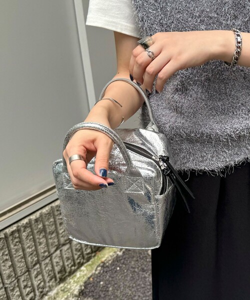 fredy emue（フレディエミュ）の「キューブメタリック2WAYバッグ（ショルダーバッグ・レディース・ブラック/シルバー・FREE）」の15枚目の写真