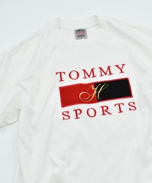 TOMMY SPORT（トミースポーツ）の「【ヴィンテージ古着】TOMMY SPORTS フラッグロゴ 刺繍Tシャツ（Tシャツ/カットソー）」