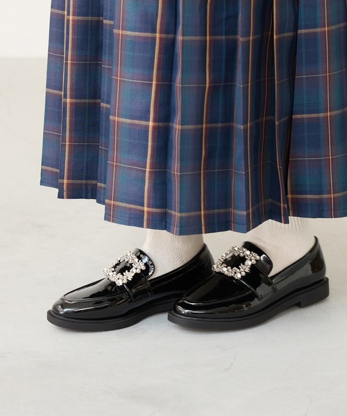 menue(メヌエ)の「2タイプ モチーフ付き 厚底ソール ローファー(ローファー・レディース・ブラック系2/ブラック系1・LL/L/M/S)」の8枚目の写真