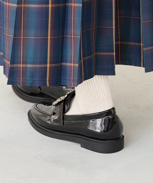 menue(メヌエ)の「2タイプ モチーフ付き 厚底ソール ローファー(ローファー・レディース・ブラック系2/ブラック系1・LL/L/M/S)」の9枚目の写真