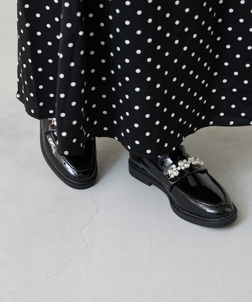 menue(メヌエ)の「2タイプ モチーフ付き 厚底ソール ローファー(ローファー・レディース・ブラック系2/ブラック系1・LL/L/M/S)」の15枚目の写真