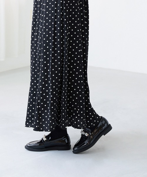 menue(メヌエ)の「2タイプ モチーフ付き 厚底ソール ローファー(ローファー・レディース・ブラック系2/ブラック系1・LL/L/M/S)」の18枚目の写真