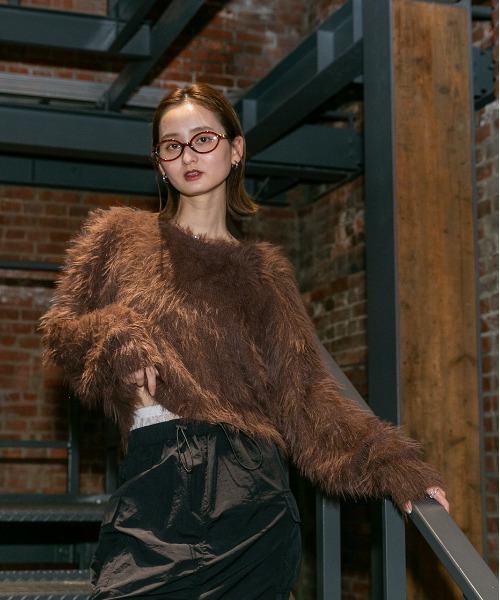 ad thie（アドティエ）の「ふんわりシャギー ニットプルオーバー