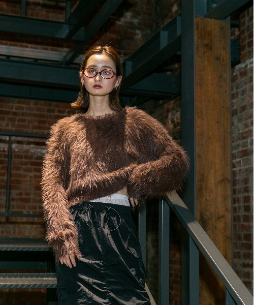 ad thie（アドティエ）の「ふんわりシャギー ニットプルオーバー