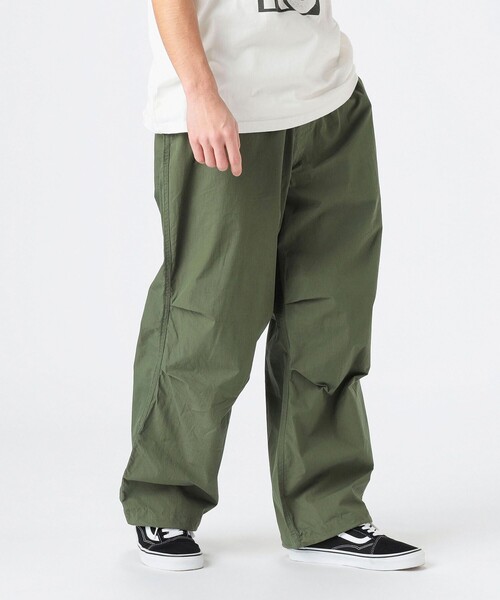 B:MING by BEAMS（ビーミングバイビームス）の「コットンナイロン オーバーパンツ（その他パンツ・メンズ・オリーブ/ブラック・L/M/S/XL）」の2枚目の写真