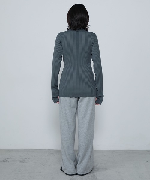 le ELMi（ルエルミ）の「Skipper polo knit slim fit cardigan / スキッパー ポロニット スリム フィットカーディガン（カーディガン/ボレロ・レディース・ブラウン/アイボリー/グレー・FREE）」の12枚目の写真