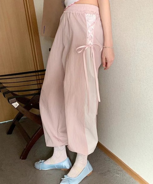 GLAMOROUS JANE(グラマラスジェーン)の「サイドレースアップバイカラーワイドパンツ(その他パンツ・レディース・グレー/ブラック/ピンク・FREE)」の3枚目の写真