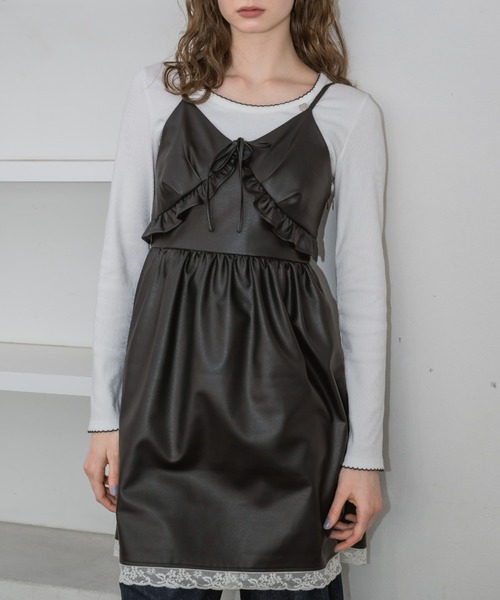 idem(イデム)の「leather frill onepiece/レザーフリルキャミワンピース(ワンピース・レディース・ブラック/ベージュ・FREE)」の18枚目の写真