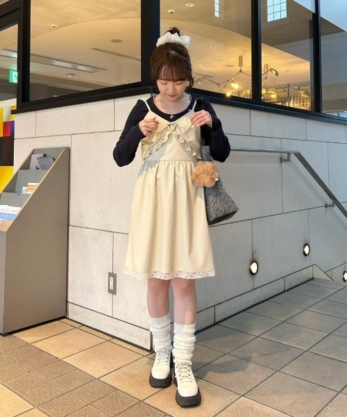 idem(イデム)の「leather frill onepiece/レザーフリルキャミワンピース(ワンピース・レディース・ブラック/ベージュ・FREE)」の10枚目の写真