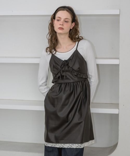 idem(イデム)の「leather frill onepiece/レザーフリルキャミワンピース(ワンピース・レディース・ブラック/ベージュ・FREE)」の7枚目の写真