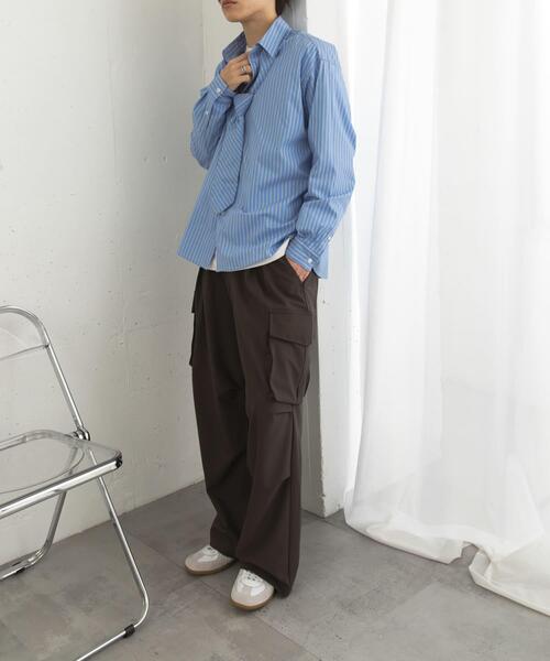 SENSE OF PLACE by URBAN RESEARCH（センスオブプレイスバイアーバンリサーチ）の「『ユニセックス』ストライプレギュラーカラーネクタイシャツ（シャツ/ブラウス・メンズ・ブルー/ライトブルー・MEDIUM/LARGE）」の21枚目の写真