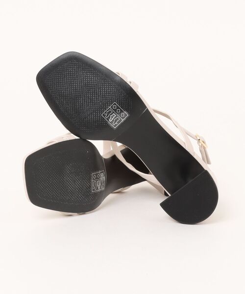 チャールズアンドキース ストラッピー スクエアトゥブロックヒールサンダル CHARLES & KEITH｜ストラッピー スクエアトゥブロックヒール
