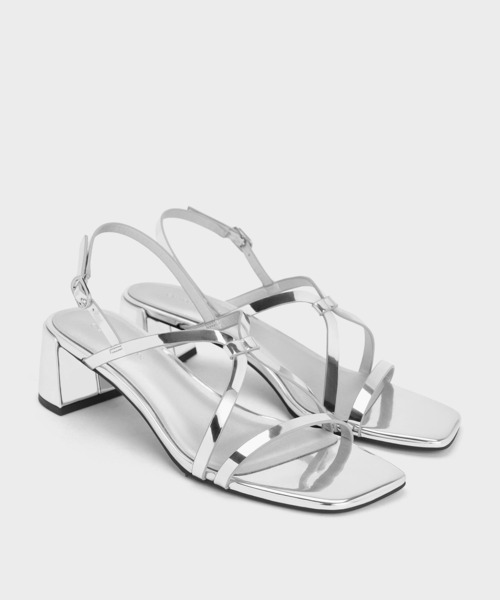 CHARLES & KEITH(チャールズ & キース)の「ストラッピー スクエアトゥブロックヒールサンダル(サンダル・レディース・シルバー/クリーム/ブラック系その他7・26.5cm/25.5cm/25cm/24.5cm/23.5cm/23cm/22.5cm/22cm)」の11枚目の写真