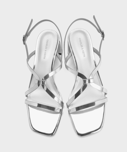 CHARLES & KEITH(チャールズ & キース)の「ストラッピー スクエアトゥブロックヒールサンダル(サンダル・レディース・シルバー/クリーム/ブラック系その他7・26.5cm/25.5cm/25cm/24.5cm/23.5cm/23cm/22.5cm/22cm)」の14枚目の写真