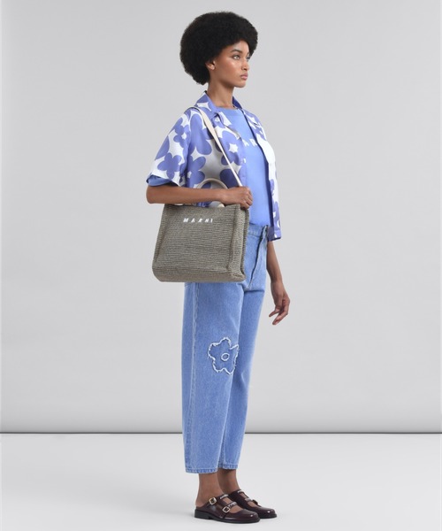 MARNI（マルニ）の「FLOWER PACTHED DENIM / ボーイフレンドパンツ（デニムパンツ・レディース・ブルー・36(S)/38(M)）」の9枚目の写真