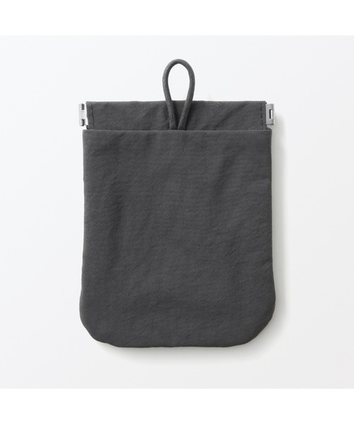 無印良品（ムジルシリョウヒン）の「リンクルナイロン　片手で開くフラットポーチ　Ｓ　約１２．５×１０．３ｃｍ（ポーチ・レディース・ダークグレー/ピンク/グレー・FREE）」の9枚目の写真