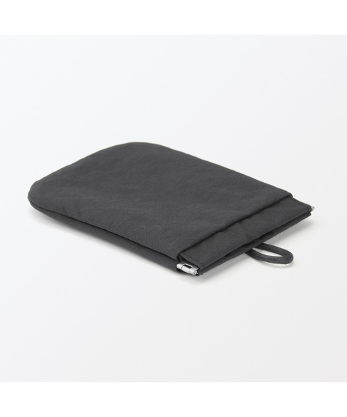 無印良品（ムジルシリョウヒン）の「リンクルナイロン　片手で開くフラットポーチ　Ｓ　約１２．５×１０．３ｃｍ（ポーチ・レディース・ダークグレー/ピンク/グレー・FREE）」の10枚目の写真