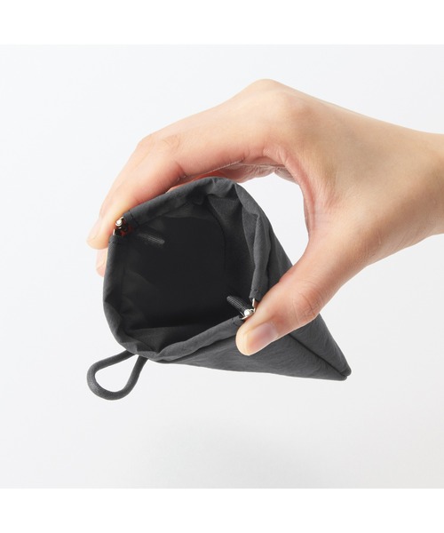 無印良品（ムジルシリョウヒン）の「リンクルナイロン　片手で開くフラットポーチ　Ｓ　約１２．５×１０．３ｃｍ（ポーチ・レディース・ダークグレー/ピンク/グレー・FREE）」の11枚目の写真
