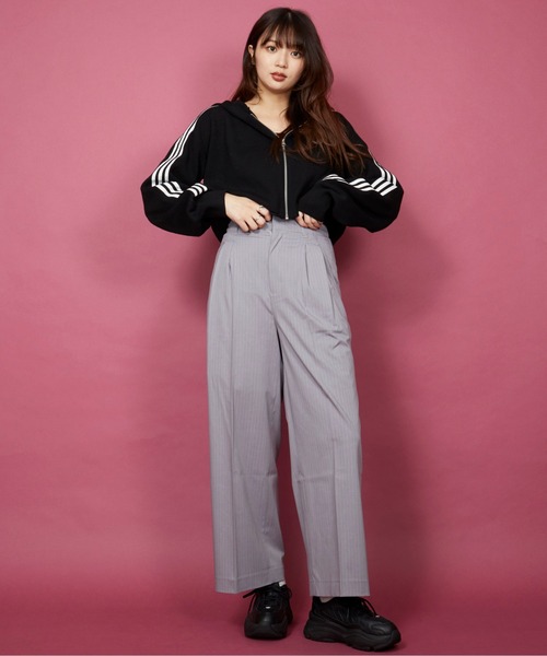 unrelaxing（アンリラクシング）の「ハイウエストストレートパンツ【セットアップ対応】（スラックス・レディース・ネイビー×ホワイト/グレー系その他・マルチサイズ）」の8枚目の写真