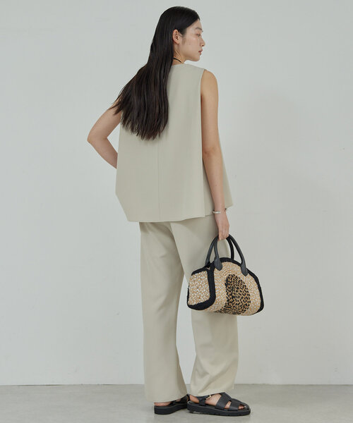 GALLARDAGALANTE（ガリャルダガランテ）の「【サイズ展開あり】ショルダータックノースリ（シャツ/ブラウス・レディース・ベージュ/ブラック/オフホワイト・0/1）」の10枚目の写真